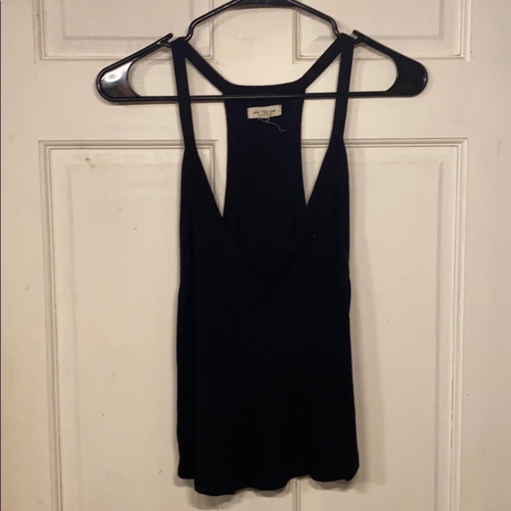 Low cut tank top